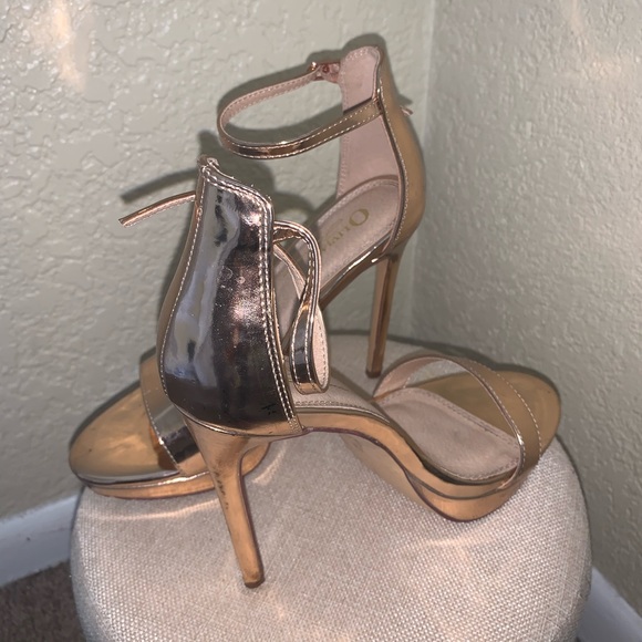Rose gold strap heels - Picture 3 of 4